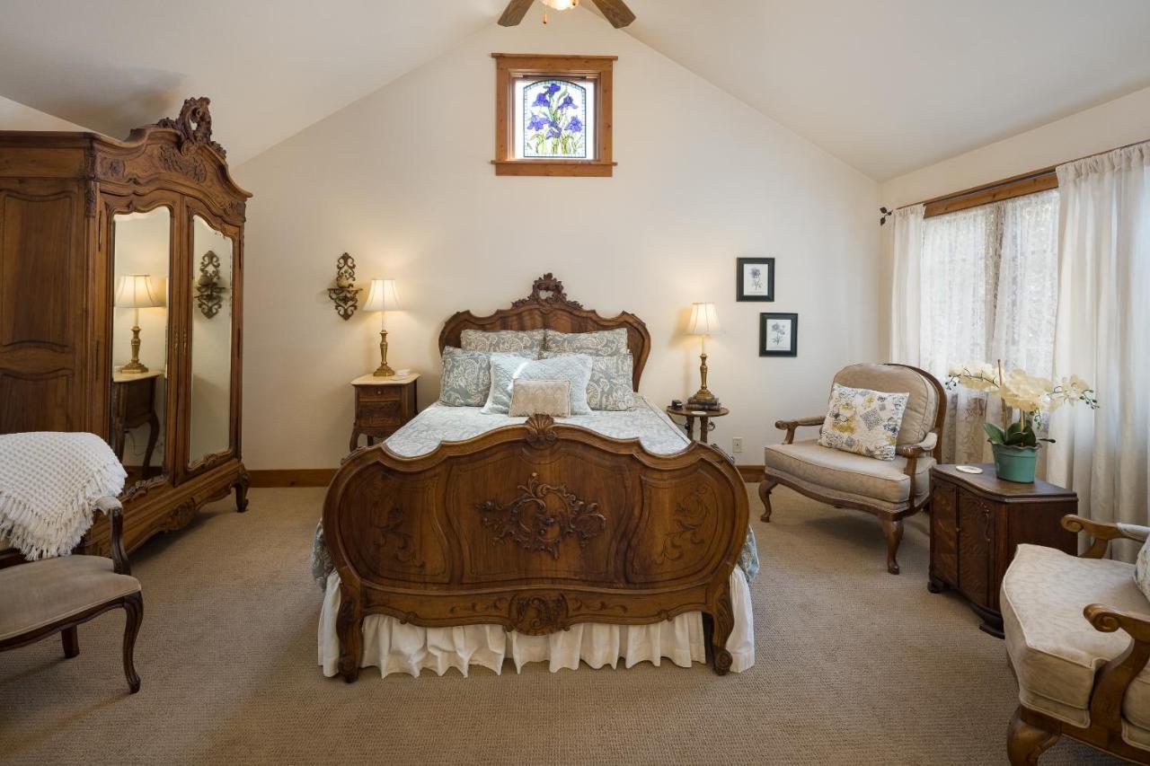 Queen Room Spa Bath